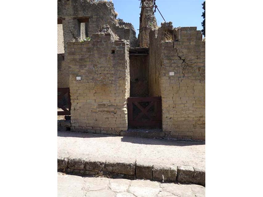 Herculaneum Ins Or II.17